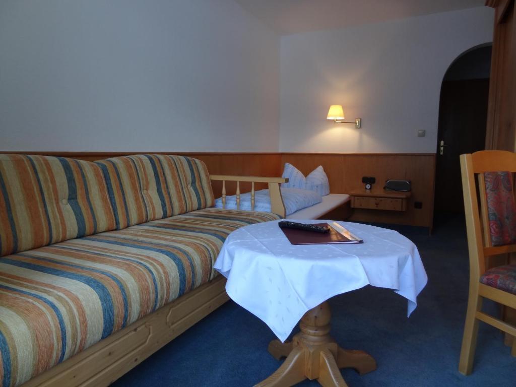 Hotel Mueggelturm Oberstdorf Quarto foto